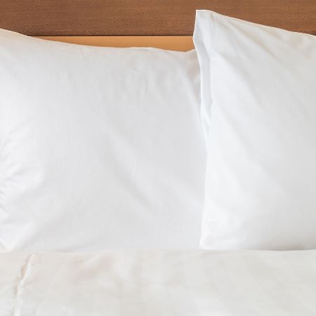 Holiday Inn Express & Suites North Топика Экстерьер фото