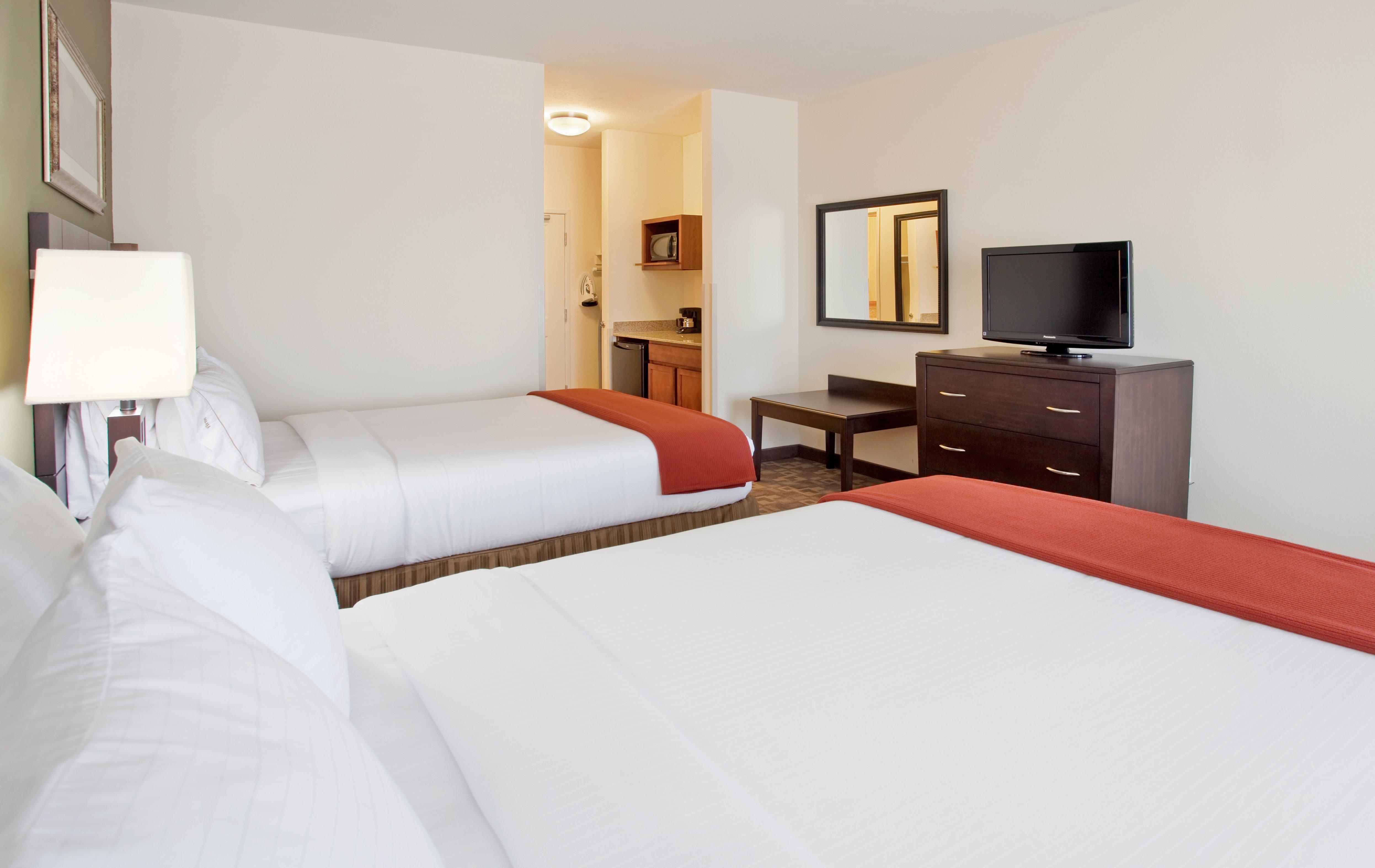 Holiday Inn Express & Suites North Топика Экстерьер фото
