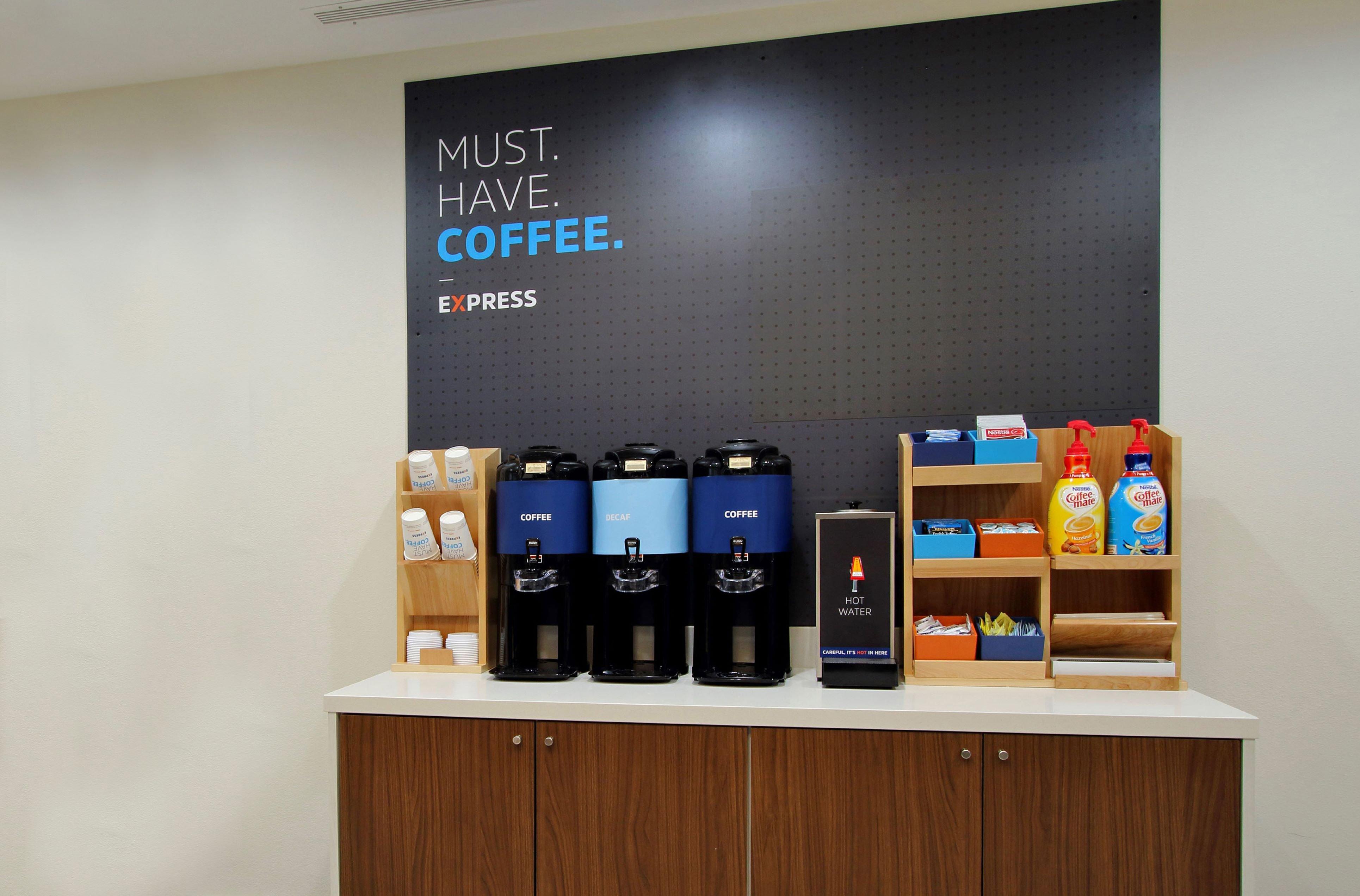Holiday Inn Express & Suites North Топика Экстерьер фото
