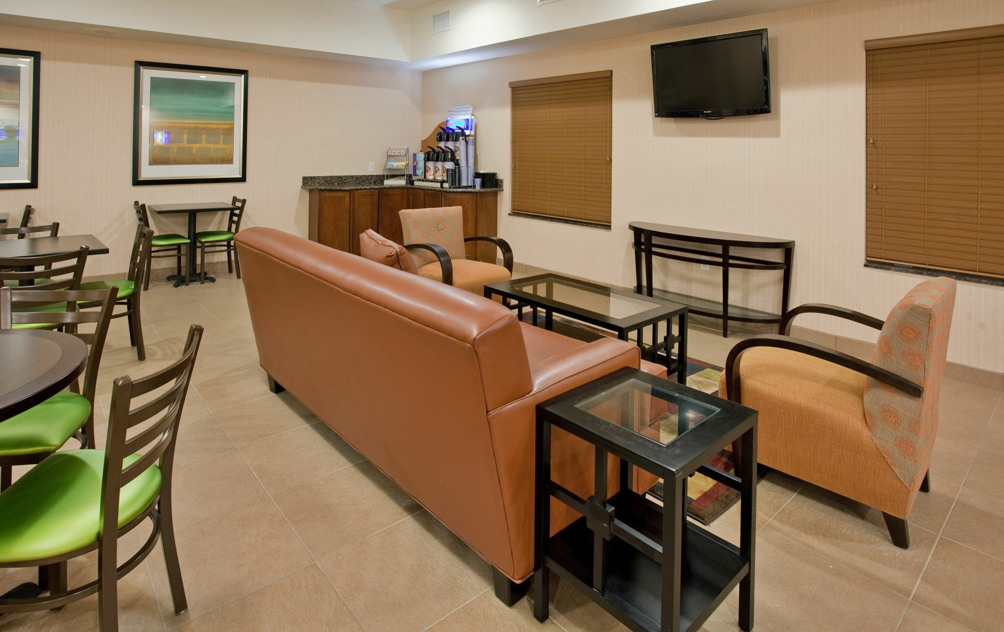 Holiday Inn Express & Suites North Топика Экстерьер фото
